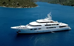 luxury-yachts-300x186